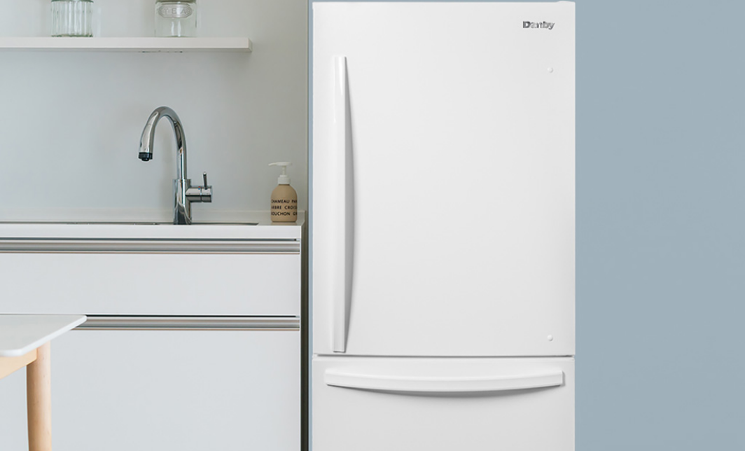 Danby Dbm187E1Wdb Designer 18.7 Cu. Ft. Apartment Fridge White