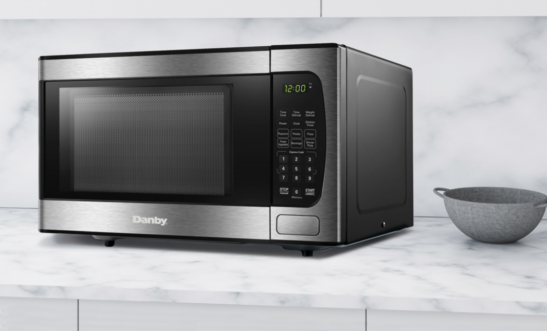 Danby Dbmw0924Bbs .9 Cf Countertop Microwave 900 Watts