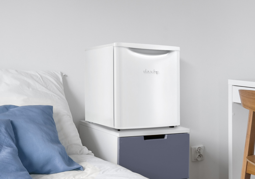 Danby Dar017A3Wdb 1.7 Cu. Ft. Compact Fridge In White