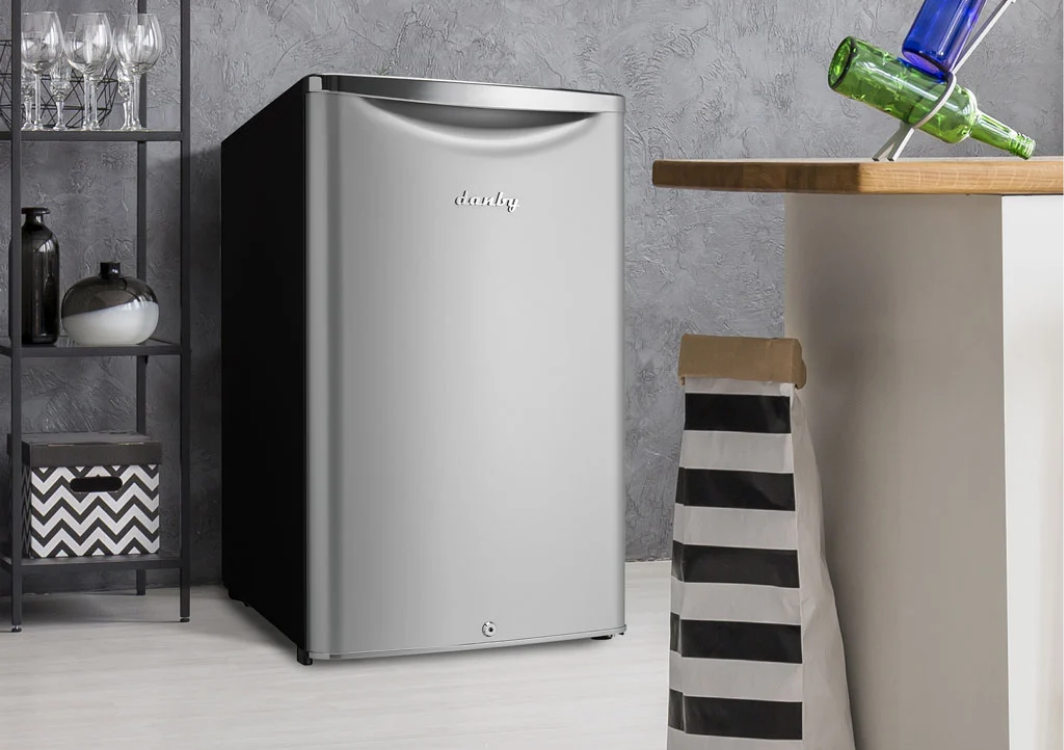 Danby Dar044A6Ddb 4.4 Cu. Ft. Retro Compact Fridge Silver