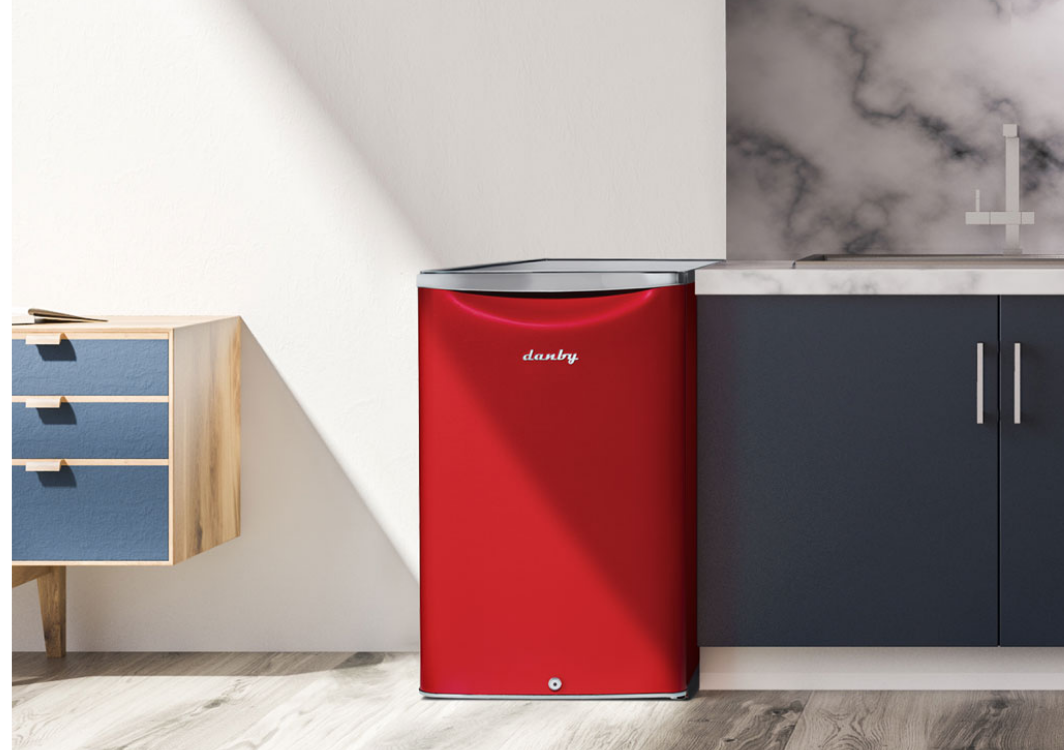 Danby Dar044A6Ldb Retro Compact Fridge In Metallic Red