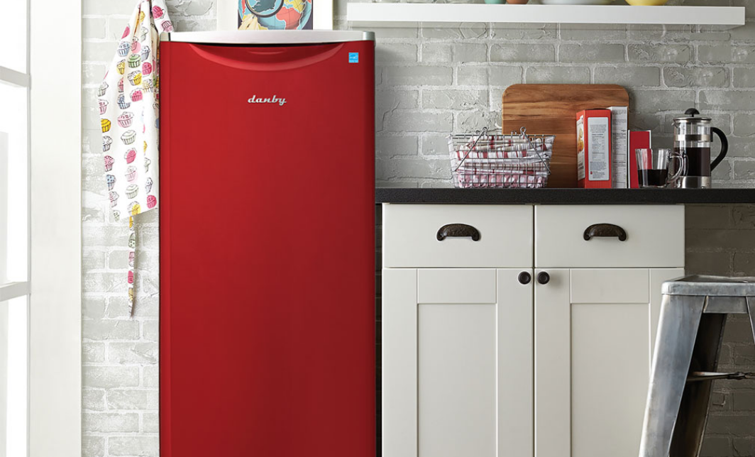 Danby Dar110A3Ldb 11.0 Cu. Ft. Apartment Size Fridge In Metallic Red