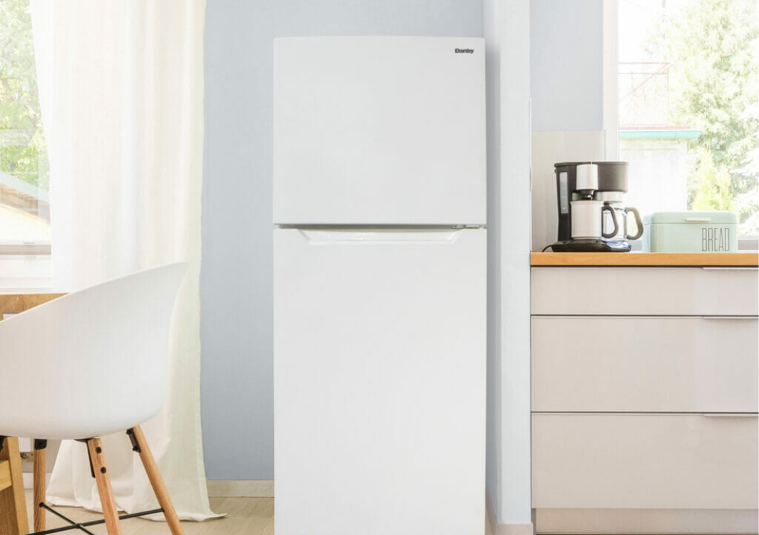 Danby Dff101B2Wdb 10.1 Cf 2-Door Auto-Defrost Refrigerator